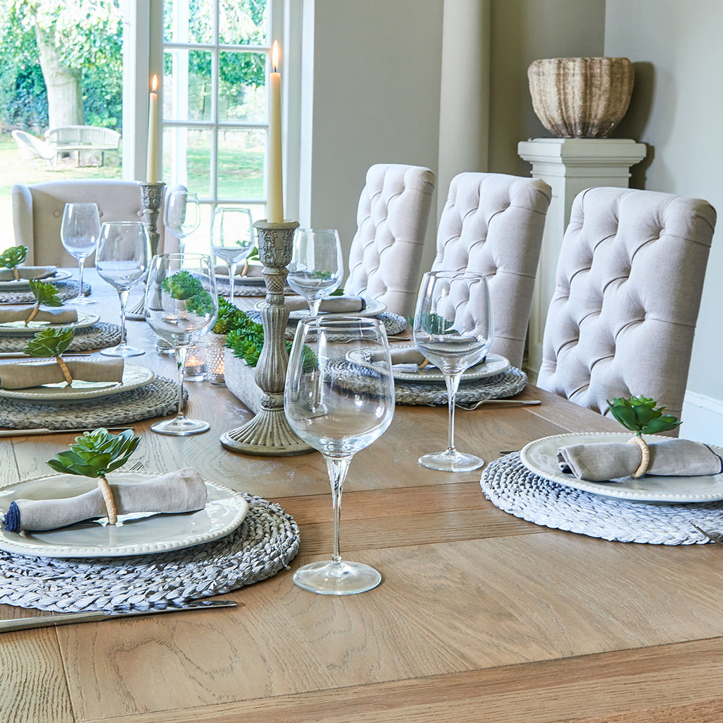 Transform Your Dining Table Decor with La Residence Interiors